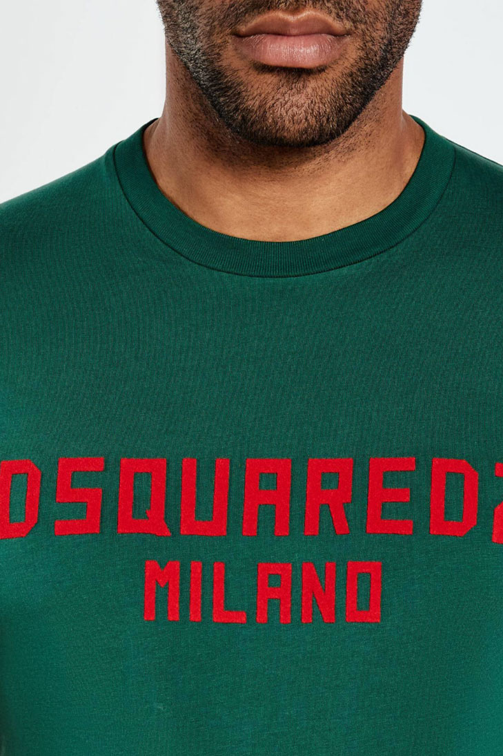 Футболка с логотипом