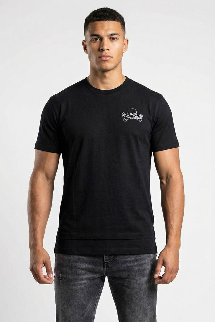 Футболка с надписью на спине