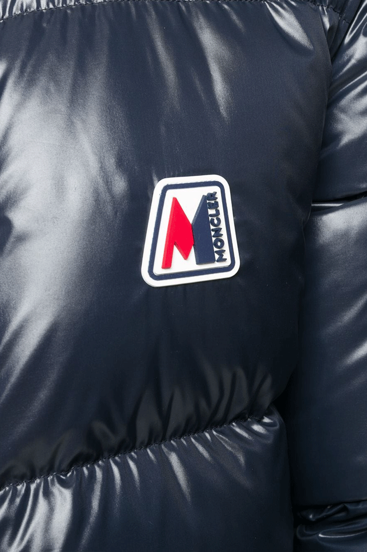 Пуховик MONCLER с нашивкой-логотипом