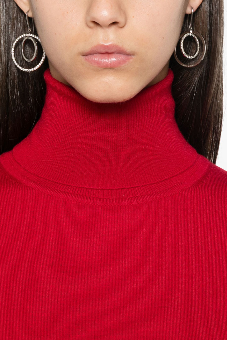 Трикотажное мини платье 