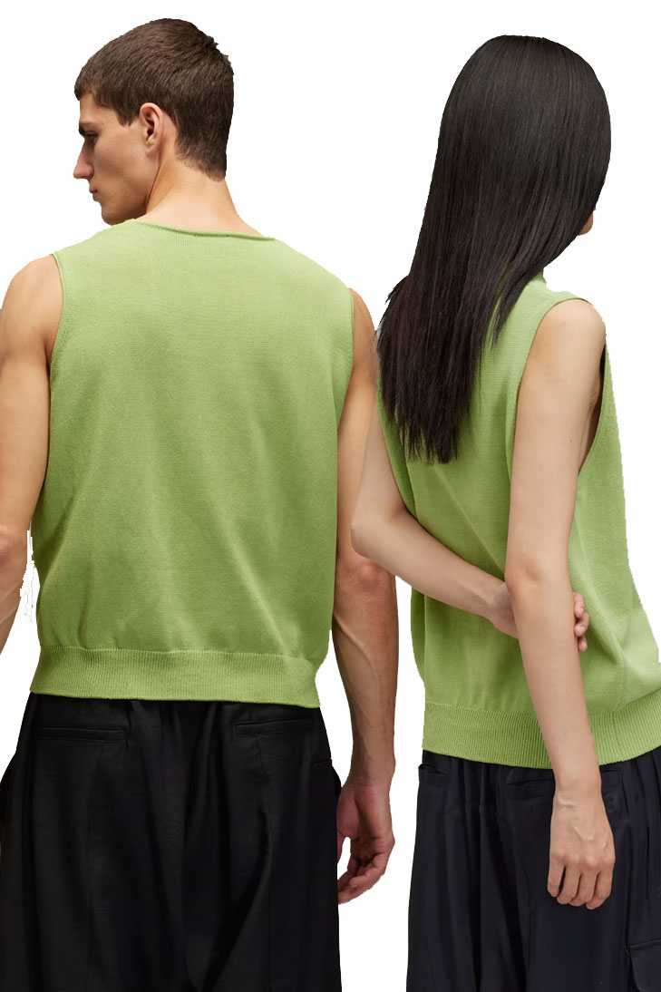 Жилет вязаный