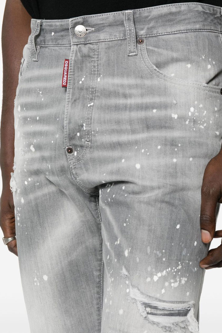 Джинсы с потертостями