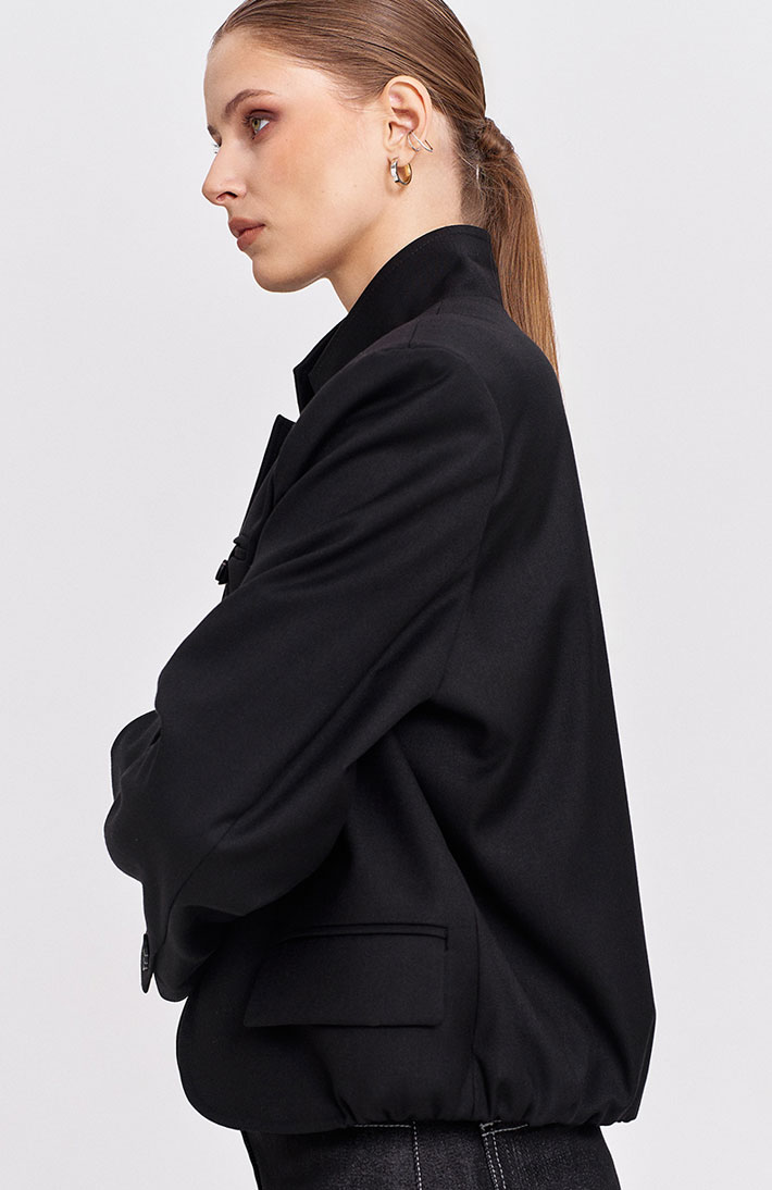 Жакет с объемными рукавами