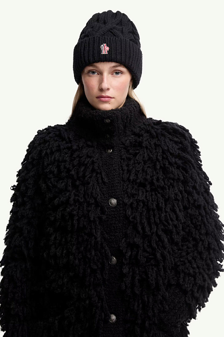 Вязаная шапка-бини с логотипом