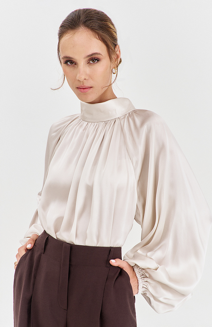 Блузка шелковистая