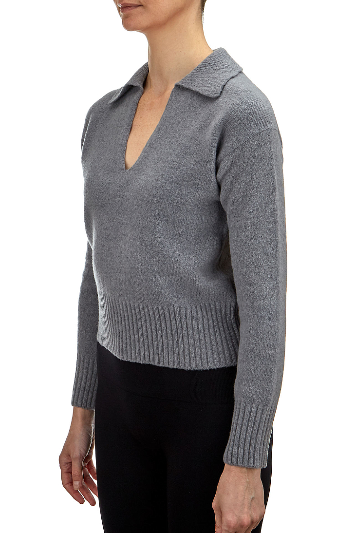 Джемпер с воротничком