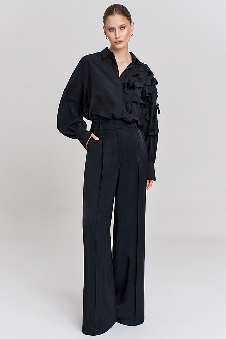 Блузка с объемным рукавом