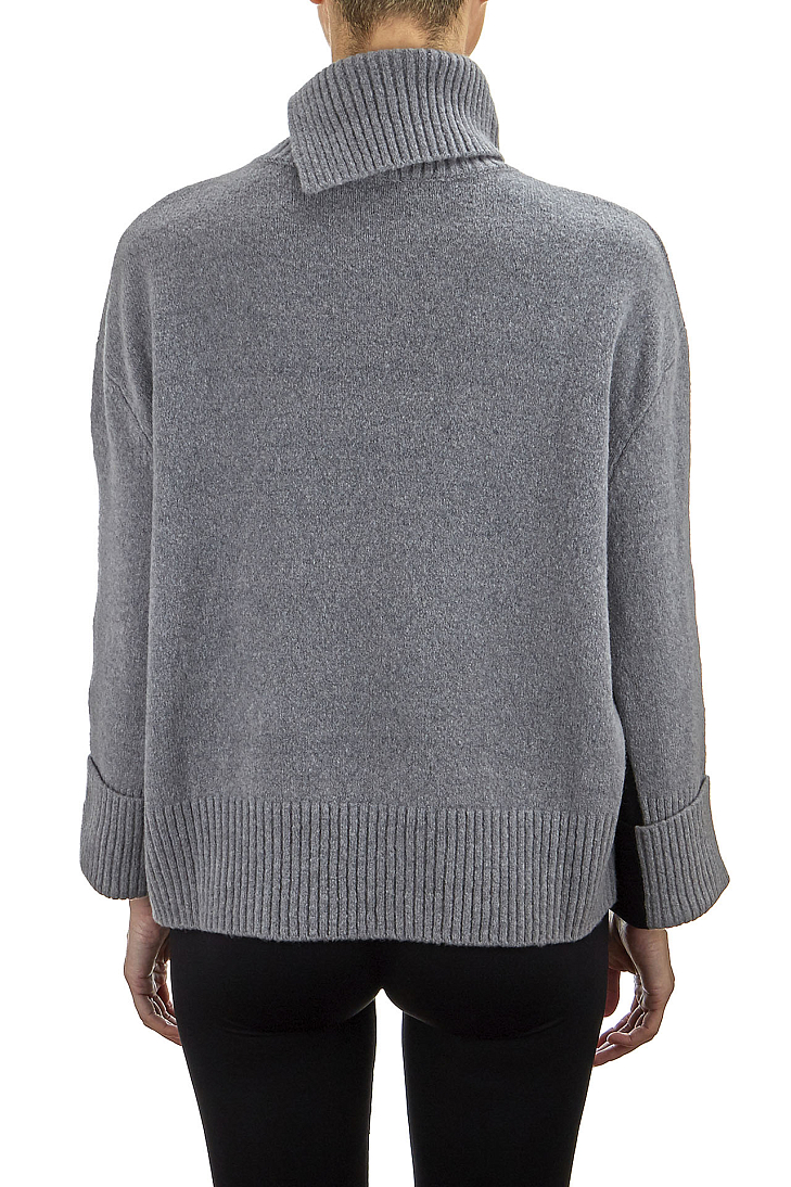 Джемпер с горловиной